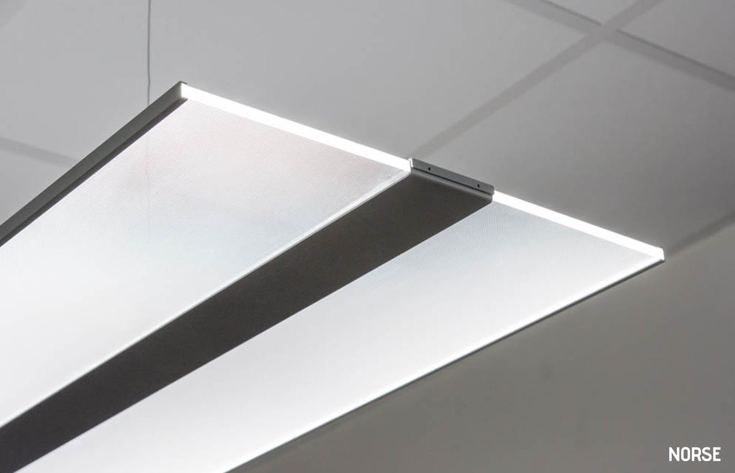 Kelsey suspension light close up 03 Kelsey suspension light close up 03